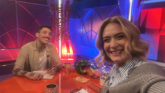 BAMBAŞKA SOHBETLER'DE CEYDA DÜVENCİ'NİN KONUĞU "CAN BONOMO"